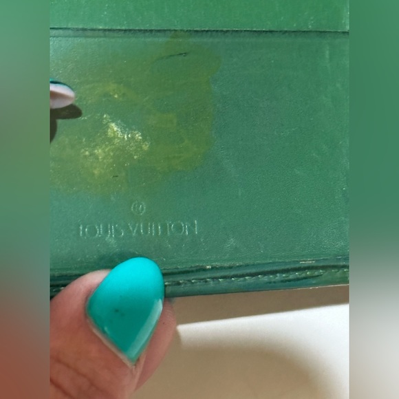 Louis Vuitton Green Epi Bifold Leather Wallet - Picture 7 of 10